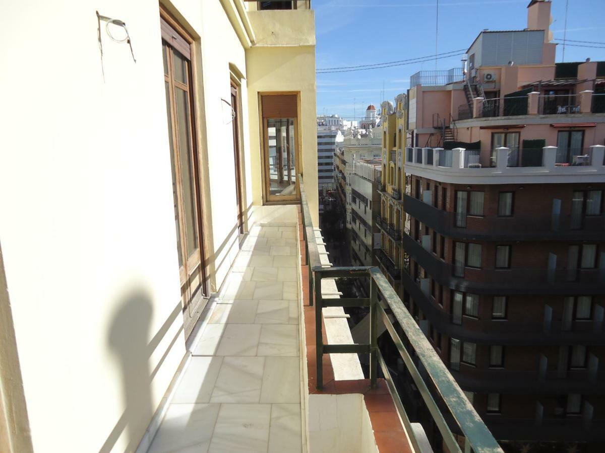 Appartement Entre La Estacion Y El Ayuntamiento à Valence Extérieur photo